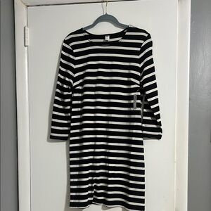 Old Navy Black and White Sheath Dress 3/4 Sleeve Crew Neck